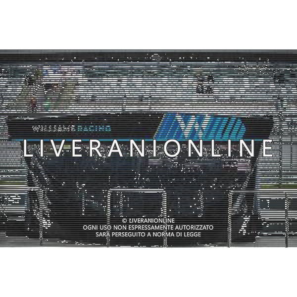 Williams Racing pit gantry in the heavy rain. 25.09.2021. Formula 1 World Championship, Rd 15, Russian Grand Prix, Sochi Autodrom, Sochi, Russia, Qualifying Day. - www.xpbimages.com, EMail: requests@xpbimages.com © Copyright: Bearne / XPB Images/AGENZIA ALDO LIVERANI SAS - ITALY ONLY EDITORIAL USE ONLY