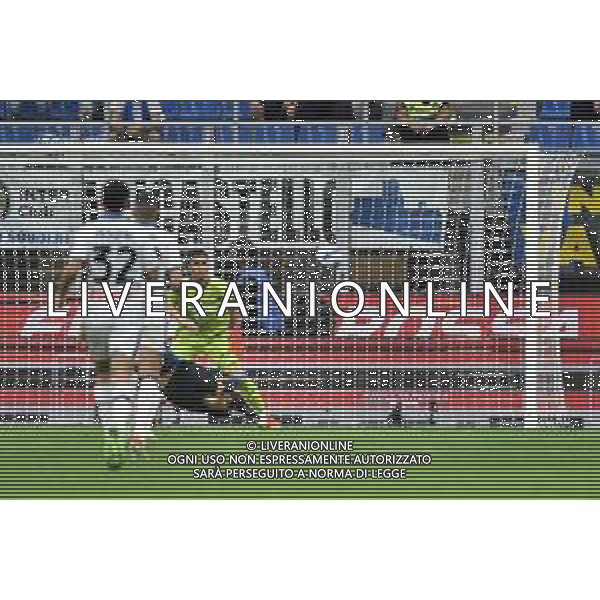 Lautaro Martinez (Inter) segna il gol dell\'1 a 0 Inter vs Atalanta Campionato Serie A TIM - 6a giornata Milano 25-09-2021 Stadio Giuseppe Meazza - San Siro foto Roberto Garavaglia/ag. Aldo Liverani sas /AGENZIA ALDO LIVERANI SAS