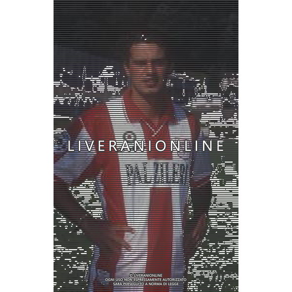 RETROSPETTIVA ARTURO DI NAPOLI CALCIATORE NELLA FOTO ARTURO DI NAPOLI CON LA MAGLIA DEL VICENZA CALCIO AG ALDO LIVERANI SAS