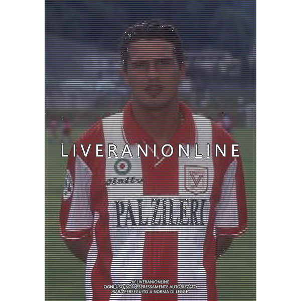 RETROSPETTIVA ARTURO DI NAPOLI CALCIATORE NELLA FOTO ARTURO DI NAPOLI CON LA MAGLIA DEL VICENZA CALCIO AG ALDO LIVERANI SAS