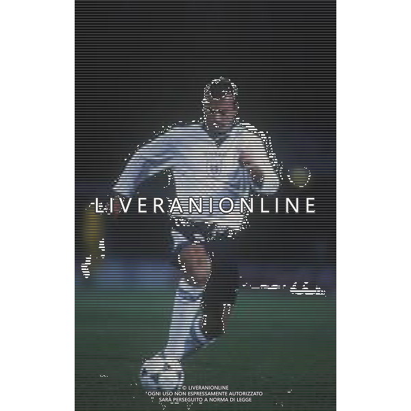 RETROSPETTIVA ALAN SHEARER CALCIATORE NELLA FOTO ALAN SHEARER CON LA MAGLIA DELLA NAZIONALE DELL\'INGHILTERRA AG-DFP-MIAG ALDO LIVERANI SAS