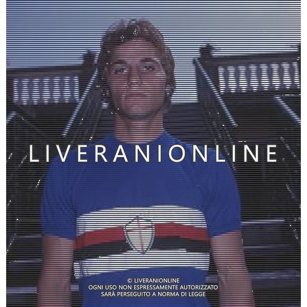 RETROSPETTIVA MAURO FERRONI CALCIATORE NELLA FOTO MAURO FERRONI CON LA MAGLIA DELLA SAMPDORIA AG ALDO LIVERANI SAS