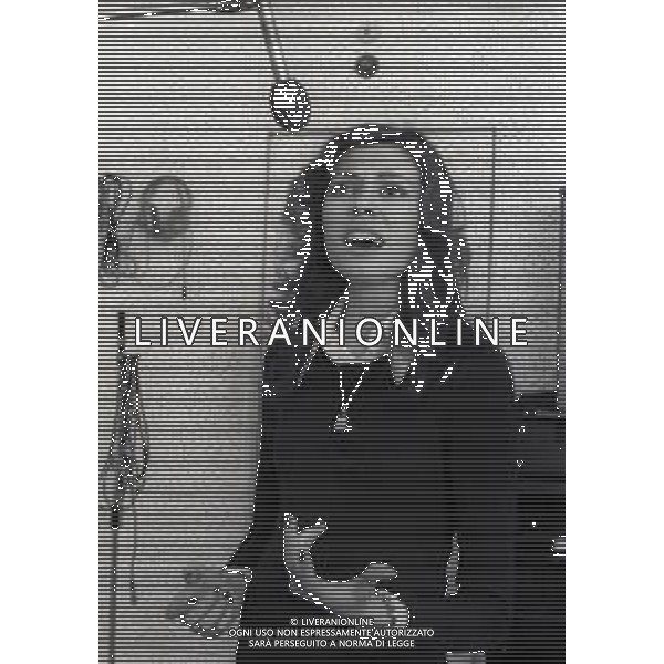 RETROSPETTIVA ALICE PSEUDONIMO DI CARLA BISSI CANTANTE NELLA FOTO ALICE PSEUDONIMO DI CARLA BISSI NELL\'ANNO 1972 A MILANO AG ALDO LIVERANI SAS