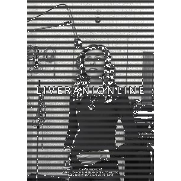 RETROSPETTIVA ALICE PSEUDONIMO DI CARLA BISSI CANTANTE NELLA FOTO ALICE PSEUDONIMO DI CARLA BISSI NELL\'ANNO 1972 A MILANO AG ALDO LIVERANI SAS