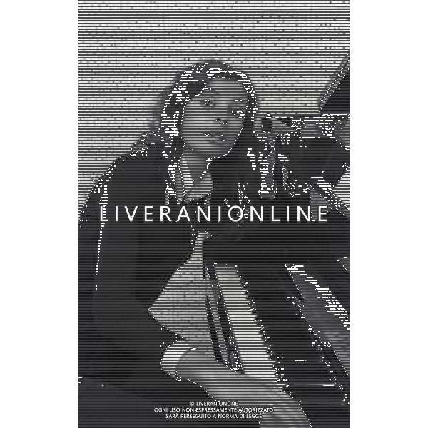 RETROSPETTIVA ALICE PSEUDONIMO DI CARLA BISSI CANTANTE NELLA FOTO ALICE PSEUDONIMO DI CARLA BISSI NELL\'ANNO 1972 A MILANO AG ALDO LIVERANI SAS