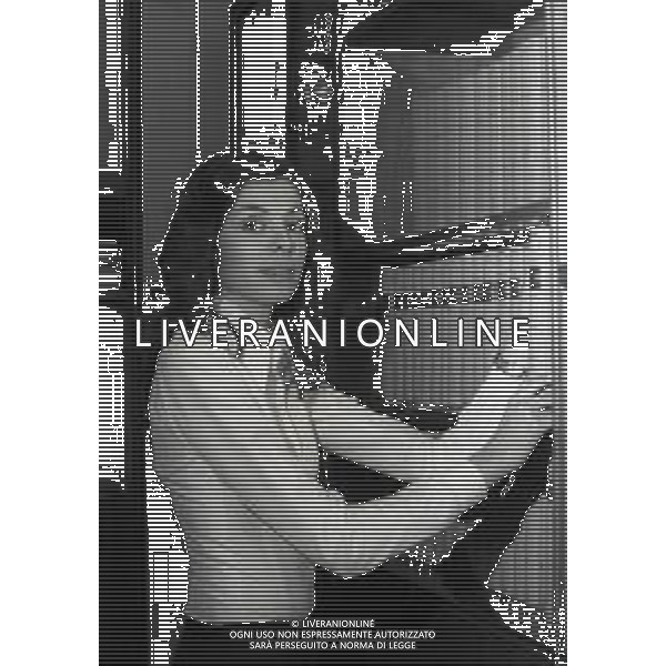RETROSPETTIVA ALICE PSEUDONIMO DI CARLA BISSI CANTANTE NELLA FOTO ALICE PSEUDONIMO DI CARLA BISSI NELL\'ANNO 1972 A MILANO AG ALDO LIVERANI SAS