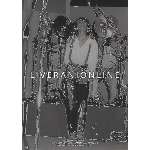 RETROSPETTIVA ALICE PSEUDONIMO DI CARLA BISSI CANTANTE NELLA FOTO ALICE PSEUDONIMO DI CARLA BISSI NELL\'ANNO 1981 A MILANO AG ALDO LIVERANI SAS 