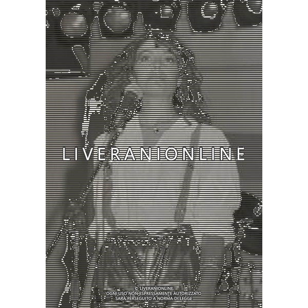 RETROSPETTIVA ALICE PSEUDONIMO DI CARLA BISSI CANTANTE NELLA FOTO ALICE PSEUDONIMO DI CARLA BISSI NELL\'ANNO 1981 A MILANO AG ALDO LIVERANI SAS 