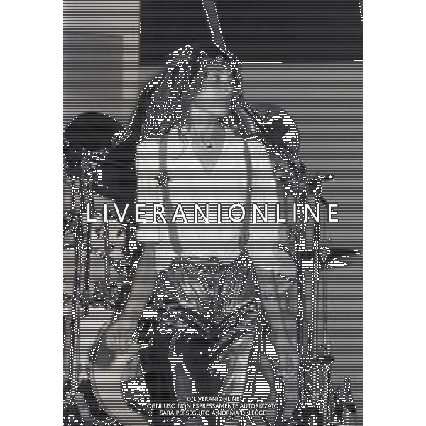 RETROSPETTIVA ALICE PSEUDONIMO DI CARLA BISSI CANTANTE NELLA FOTO ALICE PSEUDONIMO DI CARLA BISSI NELL\'ANNO 1981 A MILANO AG ALDO LIVERANI SAS 