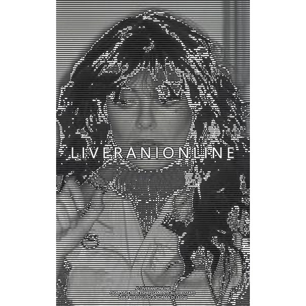 RETROSPETTIVA ALICE PSEUDONIMO DI CARLA BISSI CANTANTE NELLA FOTO ALICE PSEUDONIMO DI CARLA BISSI NELL\'ANNO 1982 A TERRAZZA MARTINI A MILANO AG ALDO LIVERANI SAS 