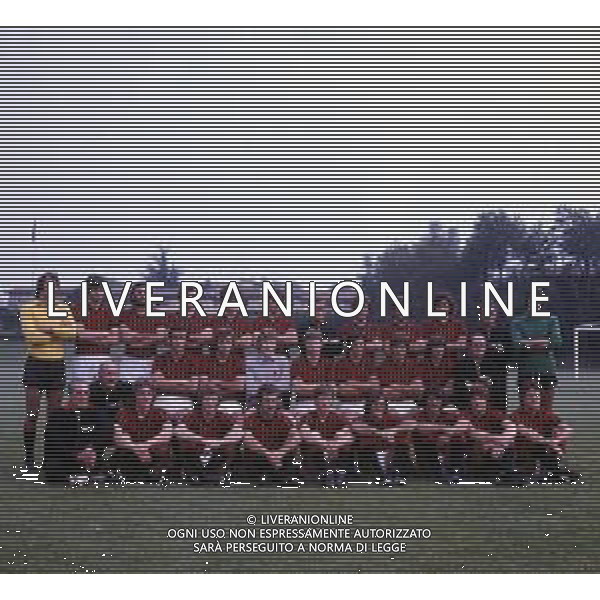 1976-1977 MILANELLO FORMAZIONE UFFICIALE AC MILAN NELLA FOTO LA FORMAZIONE UFFICALE DEL A C MILAN DA SIN IN PIEDI-ENRICO ALBERTOSI-ALDO BET- EGIDIO CALLONI-SIMONE BOLDINI-FULVIO COLLOVATI-CLAUDIO LOVISON-GIUSEPPE MARCHIORO ALLENATORE-GIANNI RIVERA-ANGELO ANQUILLETTI-GIORGIO BRAGLIA-ALVARO GASPARINI ALLENATORE IN SECONDA-ANTONIO RIGAMONTI. SED DA SIN. ALBERTO BIGON-GIORGIO MORINI-ROBERTO INCONTRI-DUINO GORIN-ROBERTO ANTONELLI-GIORGIO BIASIOLO-FRANCO BERGAMASCHI-RUGGERO RIBOLZI MASSAGGIATORE MILAN ACCOSCIATI DA SIN. PAOLO MARICONTI MASS.-CARLO TRESOLDI MASS.-FRANCESCO VINCENZI-ALDO MALDERA-MASSIMO SILVA-GIOVANNI LORINI-GIUSEPPE SABADINI-MAURIZIO TURONE-LUCIANO GAUDINO-FABIO CAPELLO