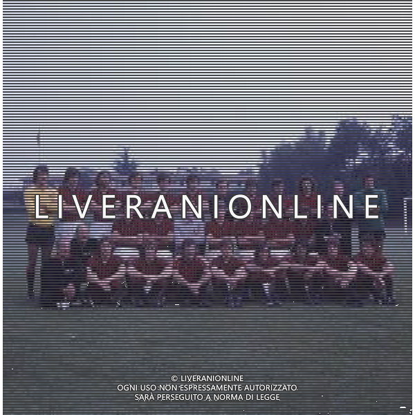 1976-1977 MILANELLO FORMAZIONE UFFICIALE AC MILAN NELLA FOTO LA FORMAZIONE UFFICALE DEL A C MILAN DA SIN IN PIEDI-ENRICO ALBERTOSI-ALDO BET- EGIDIO CALLONI-SIMONE BOLDINI-FULVIO COLLOVATI-CLAUDIO LOVISON-GIUSEPPE MARCHIORO ALLENATORE-GIANNI RIVERA-ANGELO ANQUILLETTI-GIORGIO BRAGLIA-ALVARO GASPARINI ALLENATORE IN SECONDA-ANTONIO RIGAMONTI. SED DA SIN. ALBERTO BIGON-GIORGIO MORINI-ROBERTO INCONTRI-DUINO GORIN-ROBERTO ANTONELLI-GIORGIO BIASIOLO-FRANCO BERGAMASCHI-RUGGERO RIBOLZI MASSAGGIATORE MILAN ACCOSCIATI DA SIN. PAOLO MARICONTI MASS.-CARLO TRESOLDI MASS.-FRANCESCO VINCENZI-ALDO MALDERA-MASSIMO SILVA-GIOVANNI LORINI-GIUSEPPE SABADINI-MAURIZIO TURONE-LUCIANO GAUDINO-FABIO CAPELLO