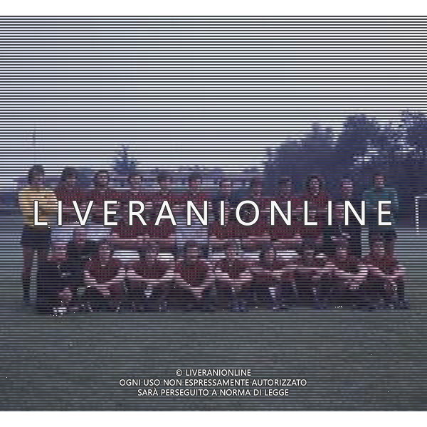 1976-1977 MILANELLO FORMAZIONE UFFICIALE AC MILAN NELLA FOTO LA FORMAZIONE UFFICALE DEL A C MILAN DA SIN IN PIEDI-ENRICO ALBERTOSI-ALDO BET- EGIDIO CALLONI-SIMONE BOLDINI-FULVIO COLLOVATI-CLAUDIO LOVISON-GIUSEPPE MARCHIORO ALLENATORE-GIANNI RIVERA-ANGELO ANQUILLETTI-GIORGIO BRAGLIA-ALVARO GASPARINI ALLENATORE IN SECONDA-ANTONIO RIGAMONTI. SED DA SIN. ALBERTO BIGON-GIORGIO MORINI-ROBERTO INCONTRI-DUINO GORIN-ROBERTO ANTONELLI-GIORGIO BIASIOLO-FRANCO BERGAMASCHI-RUGGERO RIBOLZI MASSAGGIATORE MILAN ACCOSCIATI DA SIN. PAOLO MARICONTI MASS.-CARLO TRESOLDI MASS.-FRANCESCO VINCENZI-ALDO MALDERA-MASSIMO SILVA-GIOVANNI LORINI-GIUSEPPE SABADINI-MAURIZIO TURONE-LUCIANO GAUDINO-FABIO CAPELLO