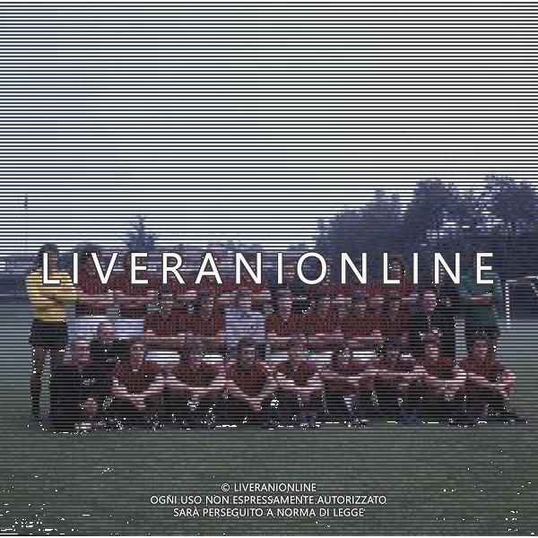 1976-1977 MILANELLO FORMAZIONE UFFICIALE AC MILAN NELLA FOTO LA FORMAZIONE UFFICALE DEL A C MILAN DA SIN IN PIEDI-ENRICO ALBERTOSI-ALDO BET- EGIDIO CALLONI-SIMONE BOLDINI-FULVIO COLLOVATI-CLAUDIO LOVISON-GIUSEPPE MARCHIORO ALLENATORE-GIANNI RIVERA-ANGELO ANQUILLETTI-GIORGIO BRAGLIA-ALVARO GASPARINI ALLENATORE IN SECONDA-ANTONIO RIGAMONTI. SED DA SIN. ALBERTO BIGON-GIORGIO MORINI-ROBERTO INCONTRI-DUINO GORIN-ROBERTO ANTONELLI-GIORGIO BIASIOLO-FRANCO BERGAMASCHI-RUGGERO RIBOLZI MASSAGGIATORE MILAN ACCOSCIATI DA SIN. PAOLO MARICONTI MASS.-CARLO TRESOLDI MASS.-FRANCESCO VINCENZI-ALDO MALDERA-MASSIMO SILVA-GIOVANNI LORINI-GIUSEPPE SABADINI-MAURIZIO TURONE-LUCIANO GAUDINO-FABIO CAPELLO