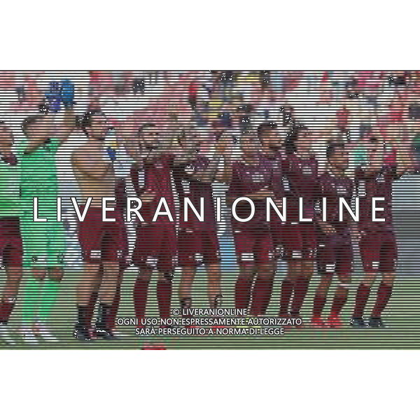 REGGINA - FROSINONE CAMPIONATO CALCIO SERIE BKT 5.09.2021 NELLA FOTO GIOCATORI DELLA REGGINA SALUTANO I TIFOSI A FINE GARA ©PASQUALE GAREFFA/AGENZIA ALDO LIVERANI SAS