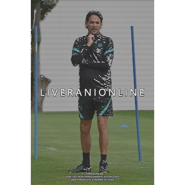 ¬© TVRG Allenamento Inter nella foto l\'allenatore Simone Inzaghi Appiano Gentile (CO) 27-09-2021 Centro sportivo Suning in memoria di Angelo Moratti Allenamento dell\'Inter in preparazione della gara contro lo Shakhtar Donetsk valevole per la 2a giornata del gruppo D della fase a gironi della UEFA Champions League foto Roberto Garavaglia/ag. Aldo Liverani sas/AGENZIA ALDO LIVERANI SAS