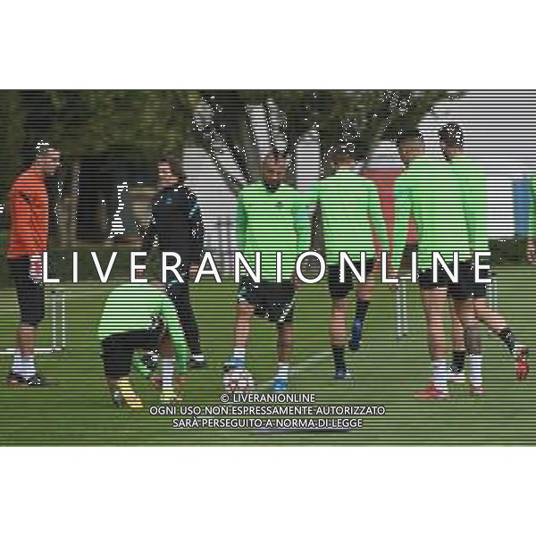 ¬© TVRG Allenamento Inter nella foto i giocatori durante l\'allenamento - arturo vidal Appiano Gentile (CO) 27-09-2021 Centro sportivo Suning in memoria di Angelo Moratti Allenamento dell\'Inter in preparazione della gara contro lo Shakhtar Donetsk valevole per la 2a giornata del gruppo D della fase a gironi della UEFA Champions League foto Roberto Garavaglia/ag. Aldo Liverani sas/AGENZIA ALDO LIVERANI SAS