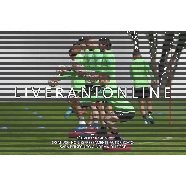 ¬© TVRG Allenamento Inter nella foto i giocatori durante l\'allenamento Appiano Gentile (CO) 27-09-2021 Centro sportivo Suning in memoria di Angelo Moratti Allenamento dell\'Inter in preparazione della gara contro lo Shakhtar Donetsk valevole per la 2a giornata del gruppo D della fase a gironi della UEFA Champions League foto Roberto Garavaglia/ag. Aldo Liverani sas/AGENZIA ALDO LIVERANI SAS