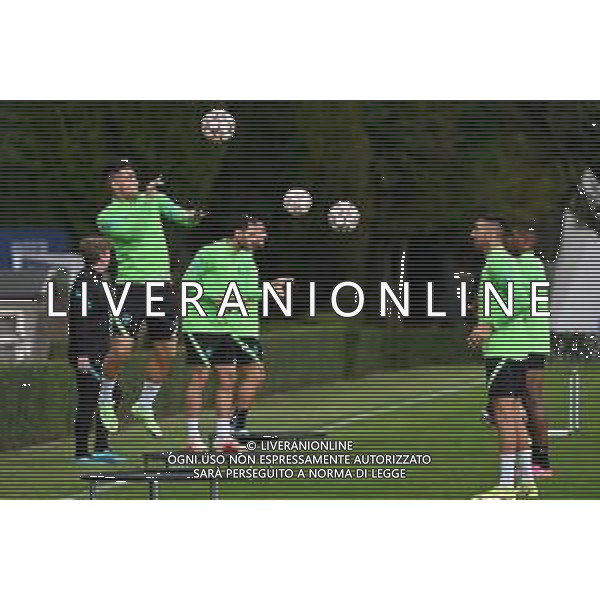 ¬© TVRG Allenamento Inter nella foto i giocatori durante l\'allenamento Appiano Gentile (CO) 27-09-2021 Centro sportivo Suning in memoria di Angelo Moratti Allenamento dell\'Inter in preparazione della gara contro lo Shakhtar Donetsk valevole per la 2a giornata del gruppo D della fase a gironi della UEFA Champions League foto Roberto Garavaglia/ag. Aldo Liverani sas/AGENZIA ALDO LIVERANI SAS
