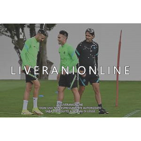 ¬© TVRG Allenamento Inter nella foto da SX Matias Vecino, Lautaro Martinez e l\'allenatore Simone Inzaghi Appiano Gentile (CO) 27-09-2021 Centro sportivo Suning in memoria di Angelo Moratti Allenamento dell\'Inter in preparazione della gara contro lo Shakhtar Donetsk valevole per la 2a giornata del gruppo D della fase a gironi della UEFA Champions League foto Roberto Garavaglia/ag. Aldo Liverani sas/AGENZIA ALDO LIVERANI SAS