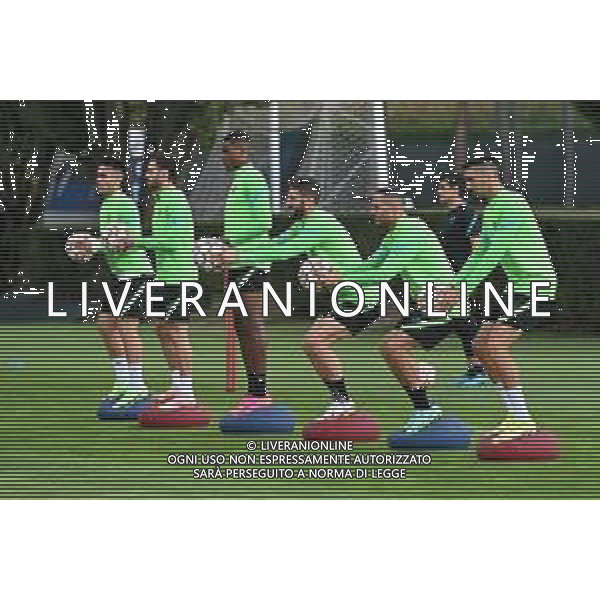 ¬© TVRG Allenamento Inter nella foto i giocatori durante l\'allenamento Appiano Gentile (CO) 27-09-2021 Centro sportivo Suning in memoria di Angelo Moratti Allenamento dell\'Inter in preparazione della gara contro lo Shakhtar Donetsk valevole per la 2a giornata del gruppo D della fase a gironi della UEFA Champions League foto Roberto Garavaglia/ag. Aldo Liverani sas/AGENZIA ALDO LIVERANI SAS