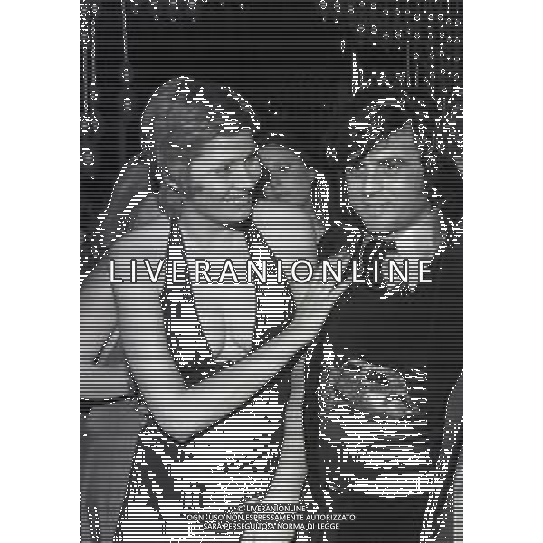 RETROSPETTIVA LITTLE TONY PSEUDONIMO DI ANTONIO CIACCI CANTANTE NELLA FOTO LITTLE TONY PSEUDONIMO DI ANTONIO CIACCI A SANREMO NELL\'ANNO 1974 CON GILDA GIULIANI AG ALDO LIVERANI SAS
