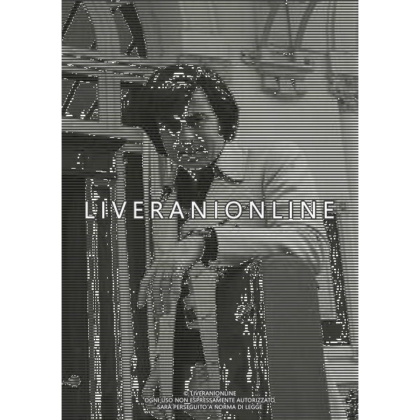 RETROSPETTIVA LITTLE TONY PSEUDONIMO DI ANTONIO CIACCI CANTANTE NELLA FOTO LITTLE TONY PSEUDONIMO DI ANTONIO CIACCI A SANREMO NELL\'ANNO 1974 AG ALDO LIVERANI SAS