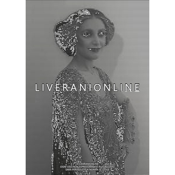 RETROSPETTIVA MIA MARTINI CANTANTE NELLA FOTO MIA MARTINI A SAINT VINCENT NELL\'ANNO 1974 AG ALDO LIVERANI SAS