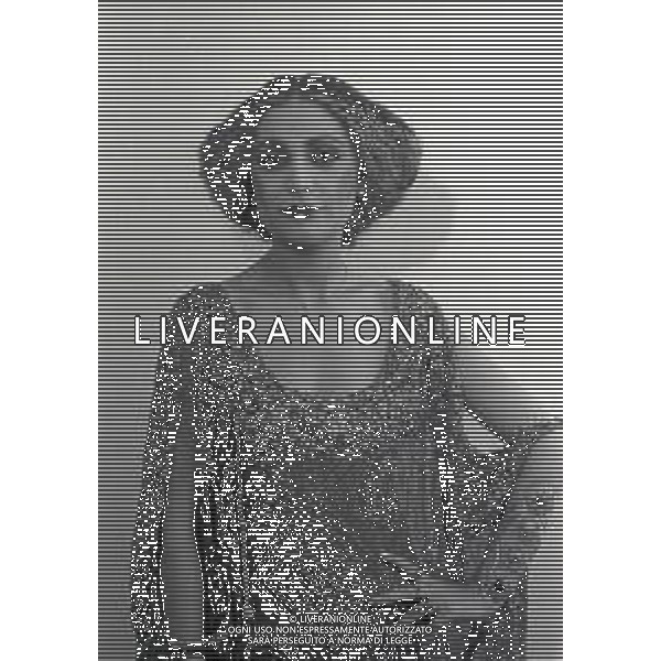 RETROSPETTIVA MIA MARTINI CANTANTE NELLA FOTO MIA MARTINI A SAINT VINCENT NELL\'ANNO 1974 AG ALDO LIVERANI SAS
