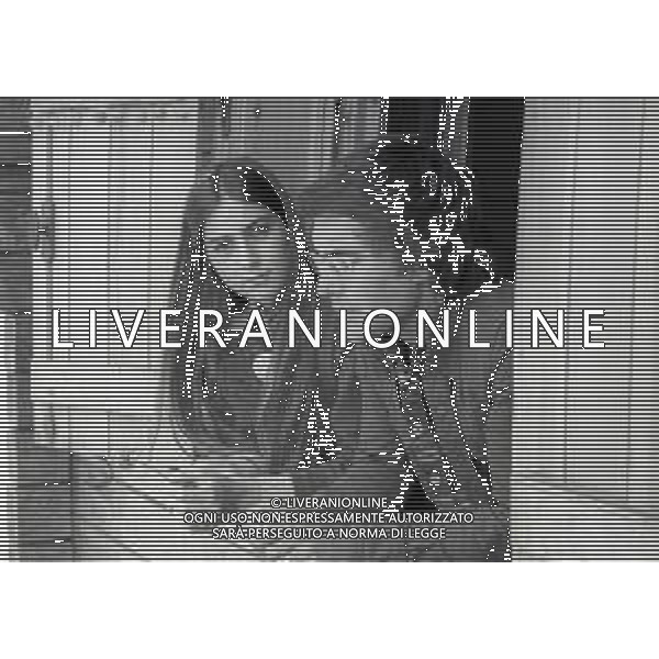 RETROSPETTIVA ALBANO CARRISI E ROMINA POWER CANTANTI NELLA FOTO ALBANO CARRISI E ROMINA POWER A SAINT VINCENT NELL\'ANNO 1974 AG ALDO LIVERANI SAS