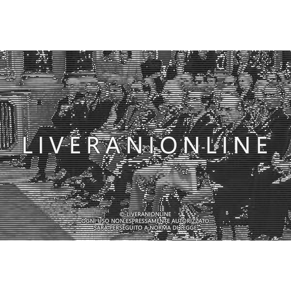 IL PRESIDENTE DELL\'INTER IVANOE FRAIZZOLI A MILANO NEL 1971 - RETROSPETTIVA NELLA FOTO CON LA MOGLIE RENATA, LO SCIATORE GUSTAV THOENI, FRANCO CARRARO, GIUSEPPE PRISCO ©Archivio Giovanni Liverani/AGENZIA ALDO LIVERANI SAS