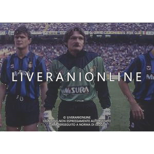 RETROSPETTIVA ASTUTILIO MALGIOGLIO CALCIATORE NELLA FOTO ASTUTILIO MALGIOGLIO CON LA MAGLIA DELL\'INTER CALCIO AG ALDO LIVERANI SAS