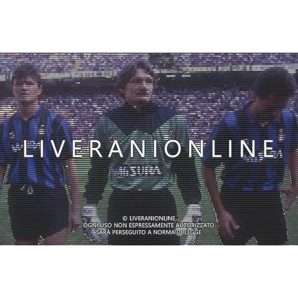 RETROSPETTIVA ASTUTILIO MALGIOGLIO CALCIATORE NELLA FOTO ASTUTILIO MALGIOGLIO CON LA MAGLIA DELL\'INTER CALCIO AG ALDO LIVERANI SAS