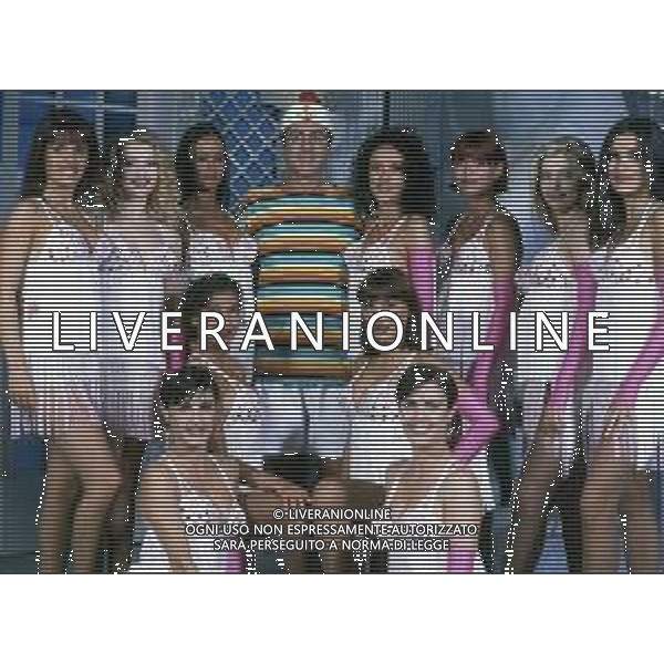 RETROSPETTIVA FABRIZIO MATURANI PSEUDONIMO MARTUFELLO PRESENTATORE TELEVISIVO -SHOWMAN E CONDUTTORE TELEVISIVO NELLA FOTO FABRIZIO MATURANI PSEUDONIMO MARTUFELLO CAST DEL PROGRAMMA “BEATO FRA LE DONNE“ AG ALDO LIVERANI SAS