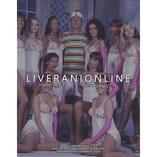 RETROSPETTIVA FABRIZIO MATURANI PSEUDONIMO MARTUFELLO PRESENTATORE TELEVISIVO -SHOWMAN E CONDUTTORE TELEVISIVO NELLA FOTO FABRIZIO MATURANI PSEUDONIMO MARTUFELLO CAST DEL PROGRAMMA “BEATO FRA LE DONNE“ AG ALDO LIVERANI SAS