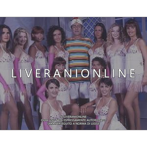 RETROSPETTIVA FABRIZIO MATURANI PSEUDONIMO MARTUFELLO PRESENTATORE TELEVISIVO -SHOWMAN E CONDUTTORE TELEVISIVO NELLA FOTO FABRIZIO MATURANI PSEUDONIMO MARTUFELLO CAST DEL PROGRAMMA “BEATO FRA LE DONNE“ AG ALDO LIVERANI SAS