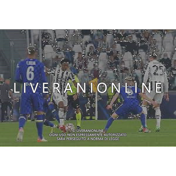 Torino 29.09.2021 Stadio Allianz Stadium ©Alessandro Falzone/Agenzia Aldo Liverani Juventus vs Chelsea Champions League 2021/2022 Nella foto : CUADRADO JUAN ©FALZONE/AGENZIA ALDO LIVERANI SAS