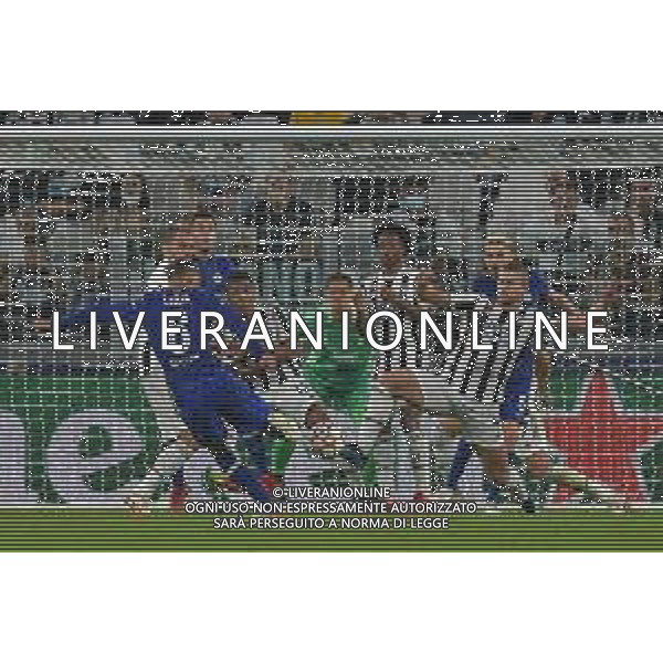 Torino 29.09.2021 Stadio Allianz Stadium ©Alessandro Falzone/Agenzia Aldo Liverani Juventus vs Chelsea Champions League 2021/2022 Nella foto : Thiago Silva murato dalla difesa bianconera