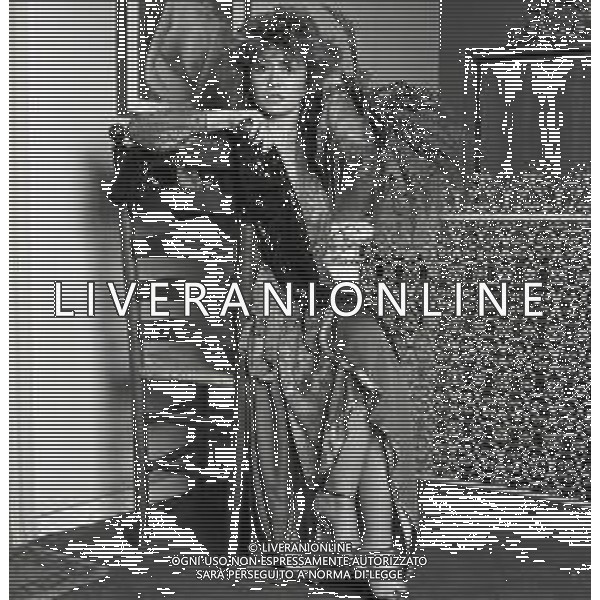 RETROSPETTIVA PAOLA QUATTRINI ATTRICE NELLA FOTO PAOLA QUATTRINI A MILANO NELL\'ANNO 1982  AG ALDO LIVERANI SAS 