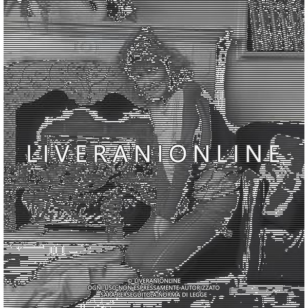 RETROSPETTIVA PAOLA QUATTRINI ATTRICE NELLA FOTO PAOLA QUATTRINI A MILANO NELL\'ANNO 1982  AG ALDO LIVERANI SAS 