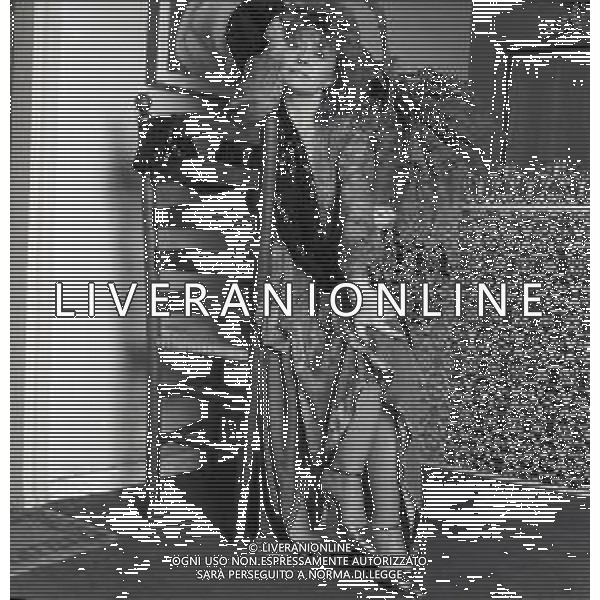 RETROSPETTIVA PAOLA QUATTRINI ATTRICE NELLA FOTO PAOLA QUATTRINI A MILANO NELL\'ANNO 1982  AG ALDO LIVERANI SAS 