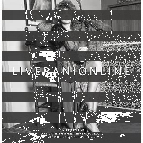 RETROSPETTIVA PAOLA QUATTRINI ATTRICE NELLA FOTO PAOLA QUATTRINI A MILANO NELL\'ANNO 1982  AG ALDO LIVERANI SAS 