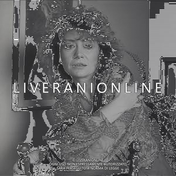 RETROSPETTIVA PAOLA QUATTRINI ATTRICE NELLA FOTO PAOLA QUATTRINI A MILANO NELL\'ANNO 1982  AG ALDO LIVERANI SAS 