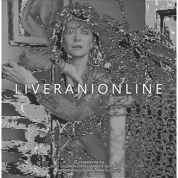 RETROSPETTIVA PAOLA QUATTRINI ATTRICE NELLA FOTO PAOLA QUATTRINI A MILANO NELL\'ANNO 1982  AG ALDO LIVERANI SAS 