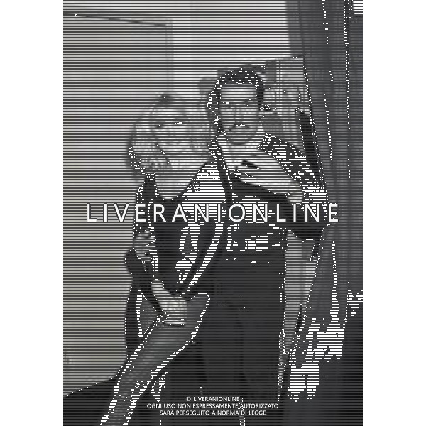 RETROSPETTIVA PAOLA QUATTRINI ATTRICE NELLA FOTO PAOLA QUATTRINI A MILANO NELL\'ANNO 1981 CON STEFANO SATTA FLORES NELLA COMMEDIA “DAI........ PROVIAMO“ AG ALDO LIVERANI SAS