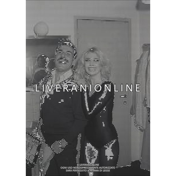 RETROSPETTIVA PAOLA QUATTRINI ATTRICE NELLA FOTO PAOLA QUATTRINI A MILANO NELL\'ANNO 1981 CON STEFANO SATTA FLORES NELLA COMMEDIA “DAI........ PROVIAMO“ AG ALDO LIVERANI SAS