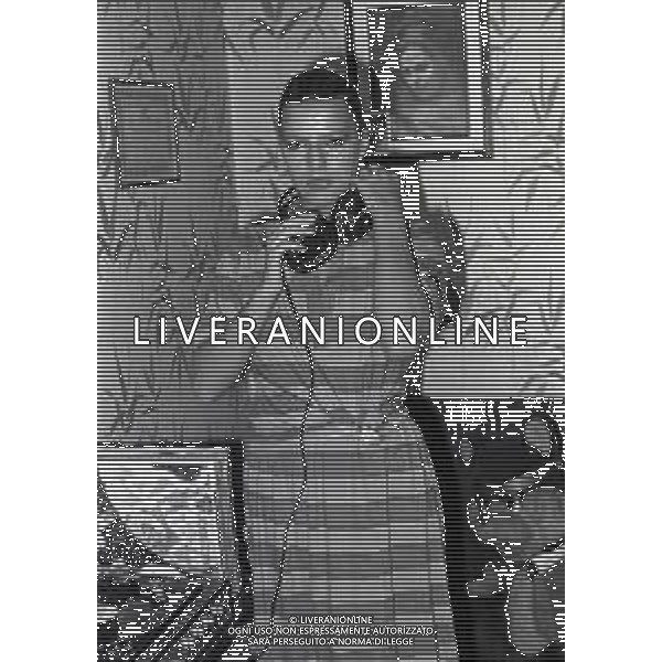 RETROSPETTIVA PATRIZIA CASELLI ATTRICE-CONDUTTRICE TELEVISIVA E SHOWGIRL ITALIANA NELLA FOTO PATRIZIA CASELLI A MILANO NELL\'ANNO 1979 AG ALDO LIVERANI SAS