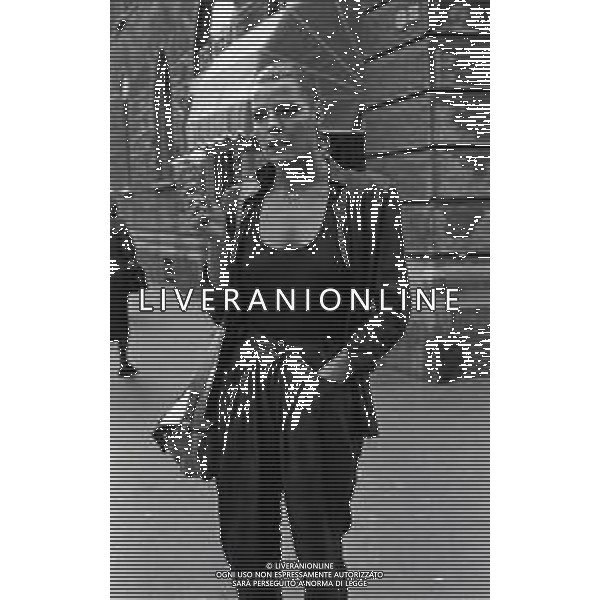 RETROSPETTIVA PATRIZIA CASELLI ATTRICE-CONDUTTRICE TELEVISIVA E SHOWGIRL ITALIANA NELLA FOTO PATRIZIA CASELLI A MILANO NELL\'ANNO 1979 AG ALDO LIVERANI SAS