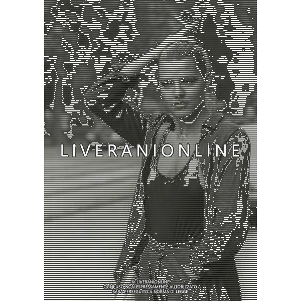 RETROSPETTIVA PATRIZIA CASELLI ATTRICE-CONDUTTRICE TELEVISIVA E SHOWGIRL ITALIANA NELLA FOTO PATRIZIA CASELLI A MILANO NELL\'ANNO 1979 AG ALDO LIVERANI SAS