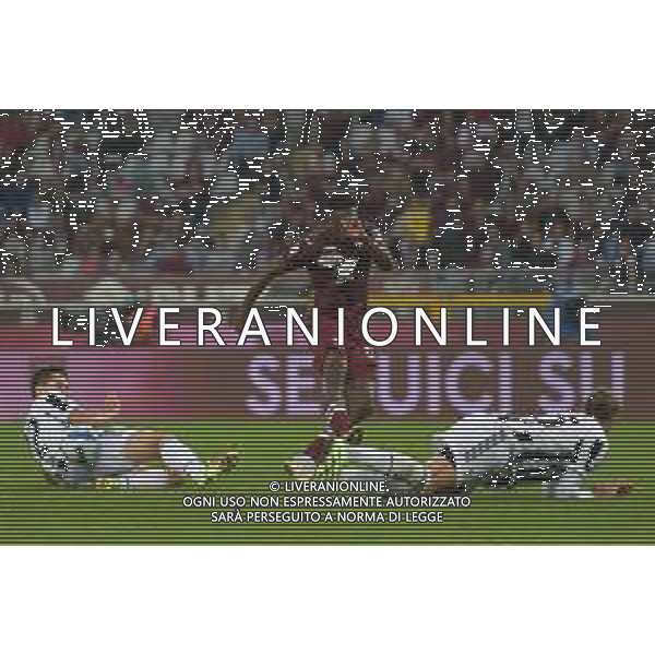 Torino 02.10.2021 Stadio Olimpico Grande Torino ©Alessandro Falzone/Agenzia Aldo Liverani Torino vs Juventus Serie A Tim 2021/2022 Nella foto : SINGO, FEDERICO CHIESA-RABIOT ADRIEN ©FALZONE/AGENZIA ALDO LIVERANI SAS